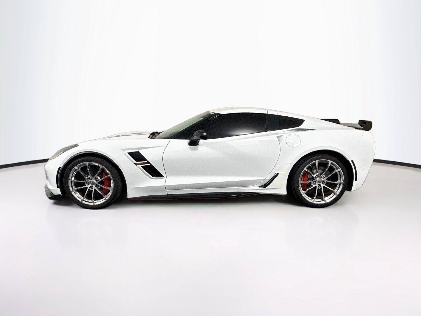 Used 2019 Chevrolet Corvette Grand Sport w/ Carbon Flash Badge Package RWD image 2