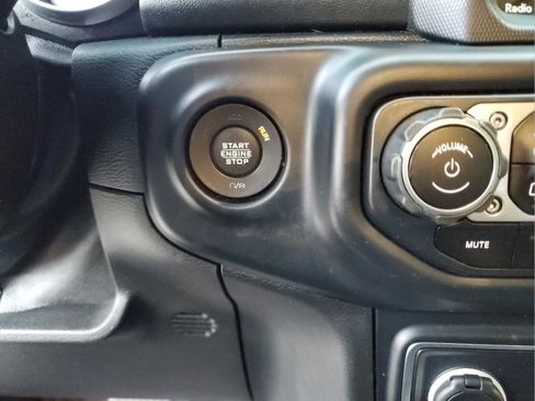 Certified 2019 Jeep Wrangler Unlimited Sahara w/ Quick Order Package 24M Moab image 22