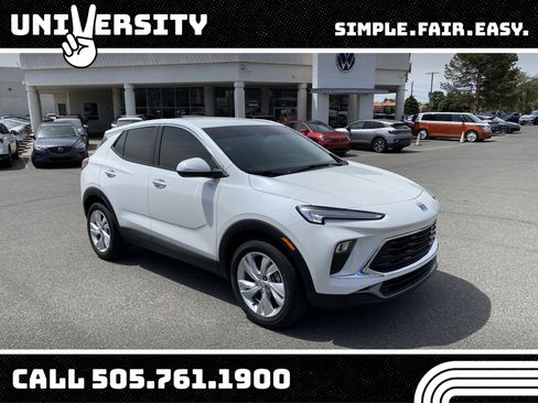 Used 2024 Buick Encore GX Preferred FWD image 1
