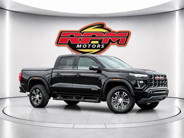Used 2025 GMC Canyon AT4 AWD/4WD image 1