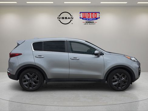 Used 2022 Kia Sportage LX w/ LX AWD Value Edition Package image 2