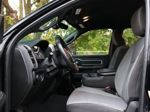 Used 2024 RAM 3500 Big Horn image 10