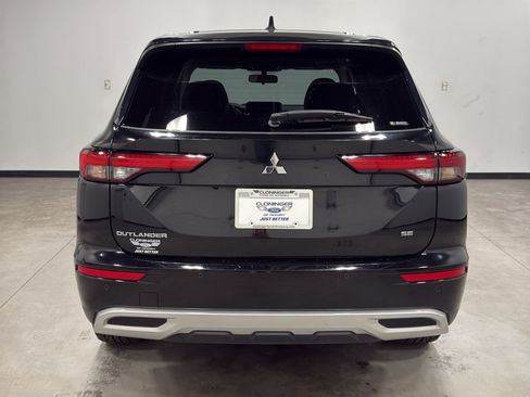 Used 2024 Mitsubishi Outlander SE image 7