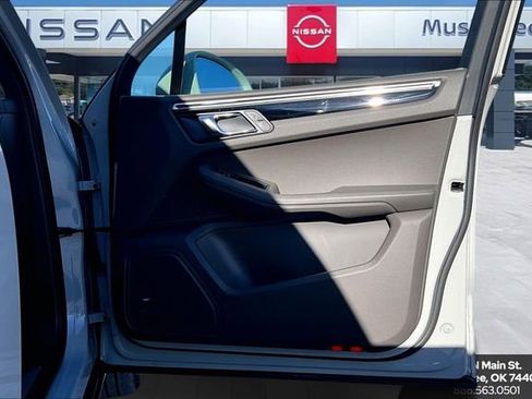 Used 2024 Porsche Macan S image 25