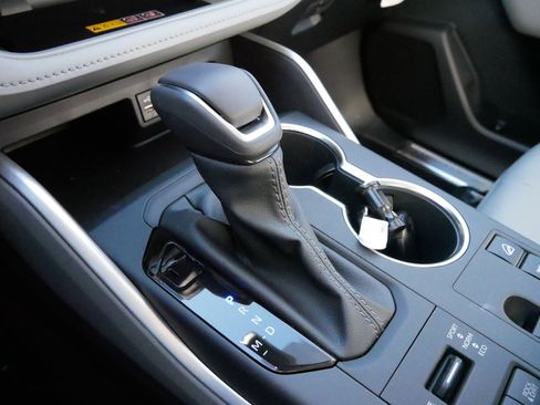 Certified 2026 Toyota Highlander XLE image 24