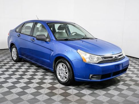 Used 2011 Ford Focus SE image 1