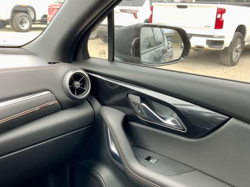 Used 2022 Chevrolet Blazer Premier image 36