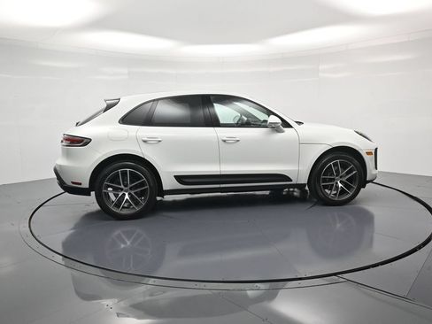 Certified 2026 Porsche Macan AWD/4WD image 35