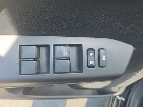Used 2018 Toyota RAV4 XLE AWD/4WD image 13