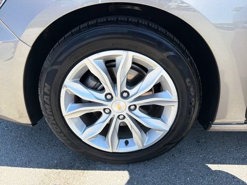 Used 2024 Chevrolet Malibu LT FWD image 31