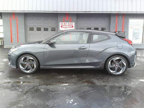 Used 2019 Hyundai Veloster Turbo Ultimate image 2