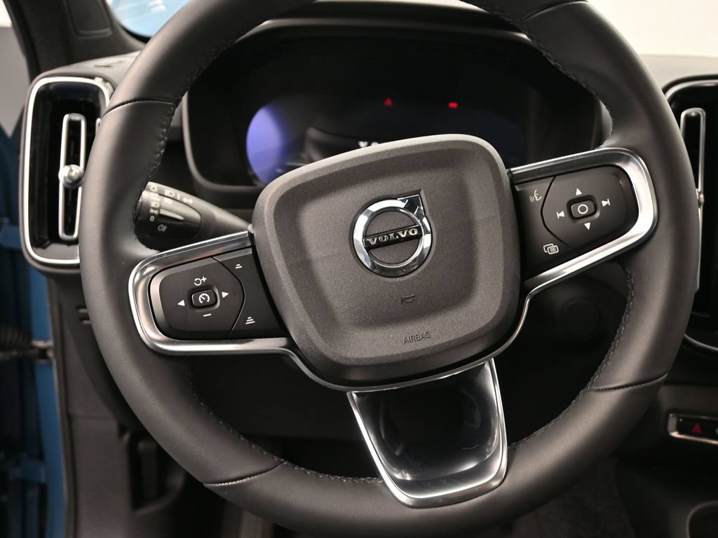 Used 2022 Volvo C40 P8 Recharge Ultimate AWD/4WD image 12