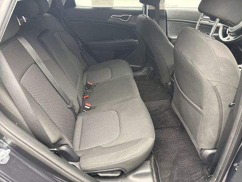 Used 2023 Kia Sportage LX image 17