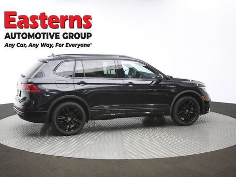 Used 2022 Volkswagen Tiguan SE R-Line image 44