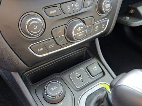 Certified 2020 Jeep Cherokee Limited image 21