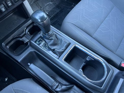 Used 2019 Toyota Tacoma TRD Sport w/ Technology Package image 36