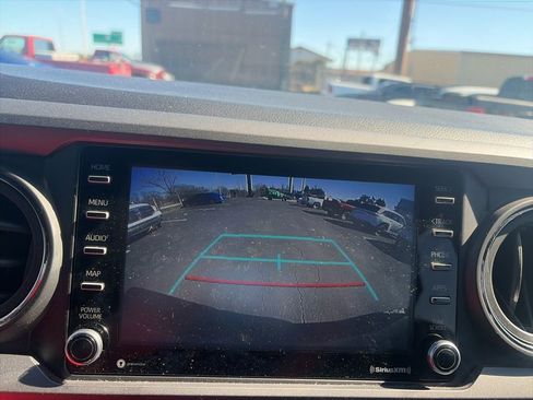 Used 2022 Toyota Tacoma TRD Off-Road image 19