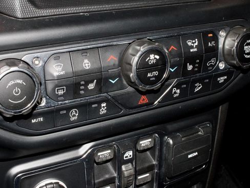 Used 2019 Jeep Wrangler Unlimited Rubicon AWD/4WD image 31