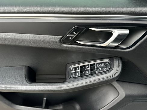 Used 2017 Porsche Macan image 10