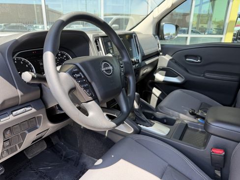 Used 2025 Nissan Frontier SV RWD image 33