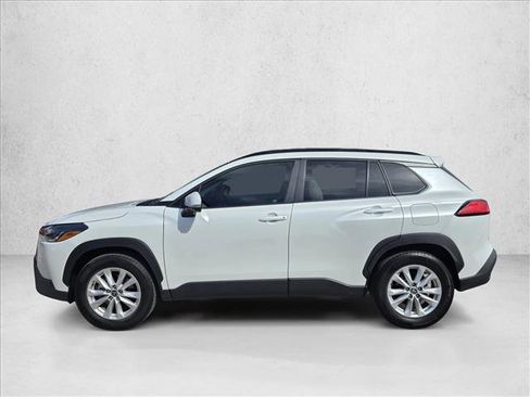 Used 2023 Toyota Corolla Cross LE image 5