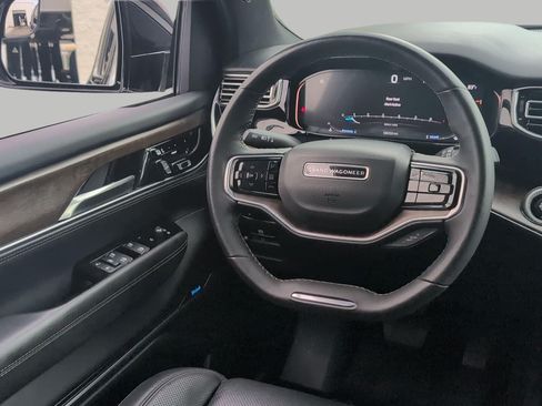 Used 2023 Jeep Grand Wagoneer 4WD w/ Rear Seat Video Group 1 image 4