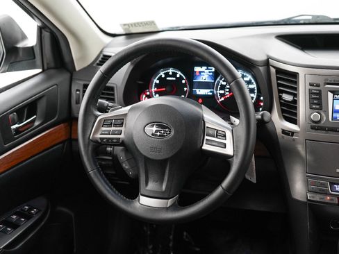 Used 2013 Subaru Outback 2.5i Limited AWD/4WD image 14