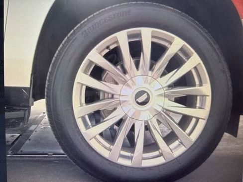 Used 2021 Cadillac Escalade Premium Luxury AWD/4WD image 7