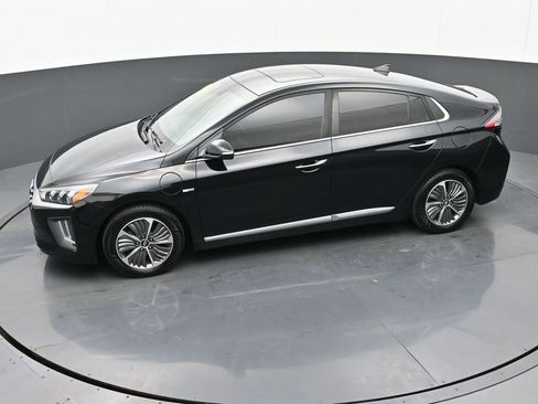 Used 2020 Hyundai Ioniq Limited image 32