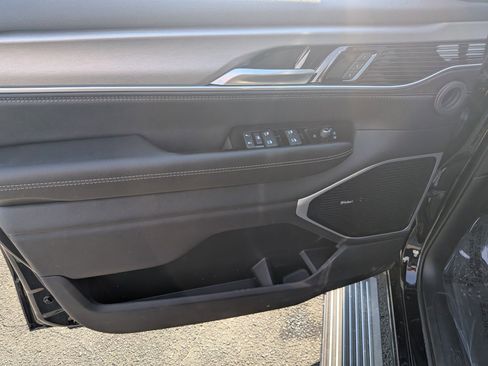 New 2026 Jeep Grand Wagoneer L Limited AWD/4WD image 10
