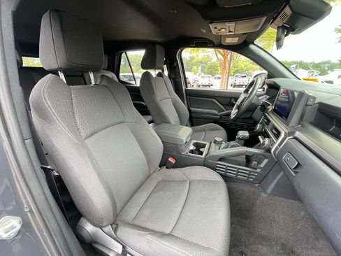 Used 2025 Toyota 4Runner SR5 AWD/4WD image 33