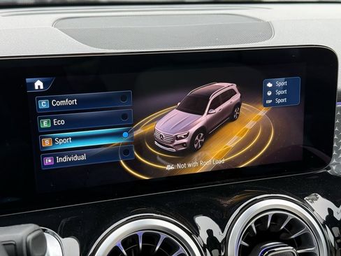 Certified 2025 Mercedes-Benz GLB 250 image 6