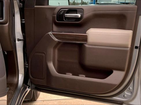 Used 2020 Chevrolet Silverado 1500 RST w/ Texas Edition image 21