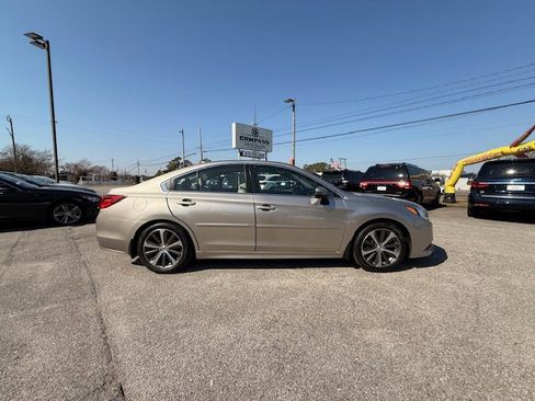 Used 2017 Subaru Legacy 2.5i Limited image 3