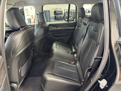 Used 2023 Jeep Grand Cherokee Limited w/ Black Appearance Package AWD/4WD image 42