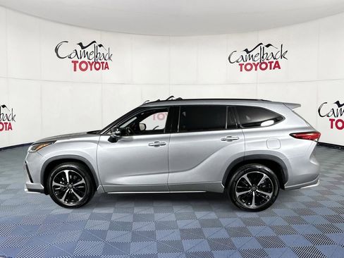 Used 2022 Toyota Highlander XSE image 4