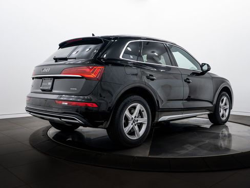 Used 2023 Audi Q5 2.0T Premium w/ Convenience Package image 4