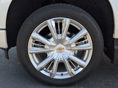 Used 2024 Chevrolet Silverado 1500 High Country AWD/4WD image 13