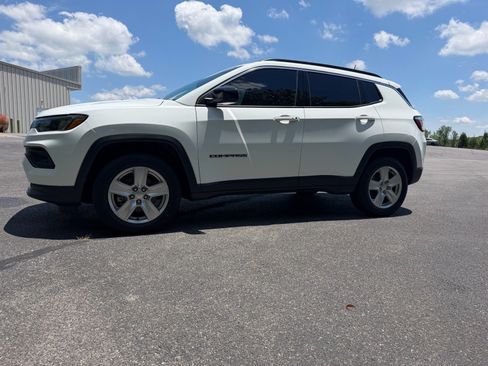 Used 2022 Jeep Compass Latitude w/ Convenience Group AWD/4WD image 9