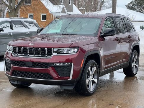 New 2026 Jeep Grand Cherokee Limited w/ Trailer Tow Package AWD/4WD image 44