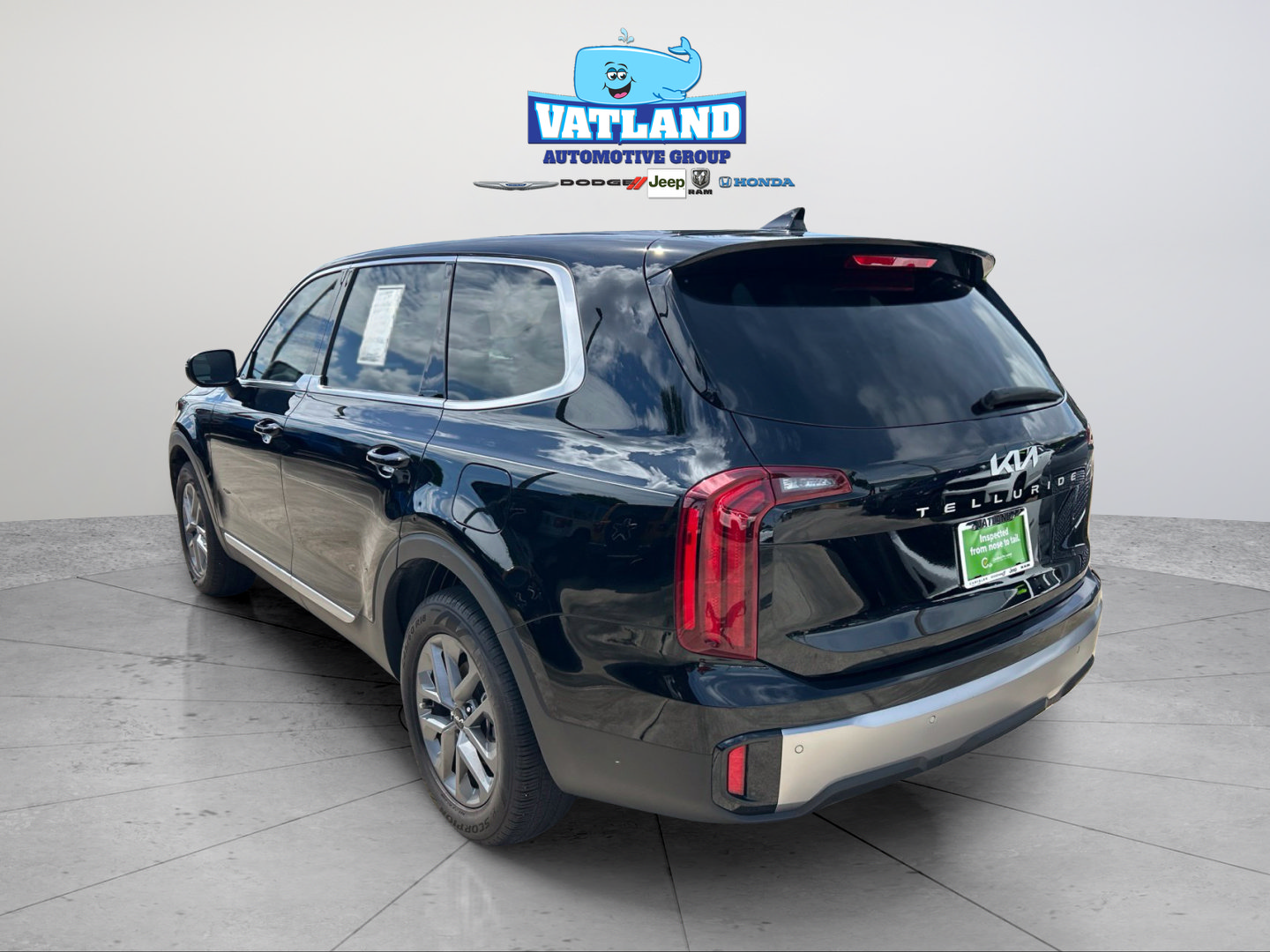 Used 2025 Kia Telluride LX FWD image 3