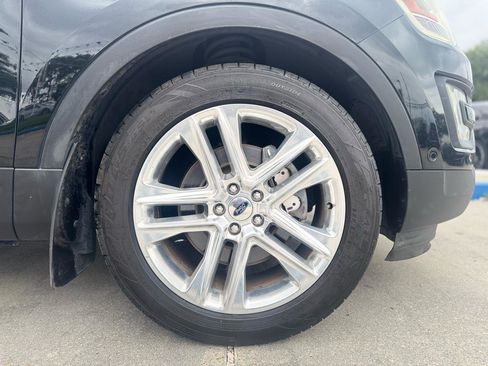 Used 2017 Ford Explorer Limited w/ Equipment Group 301A FWD image 25