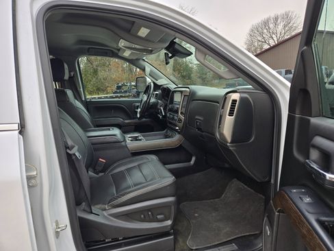 Used 2019 GMC Sierra 3500 Denali w/ Duramax Plus Package image 15