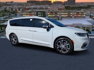 New 2026 Chrysler Pacifica Pinnacle video 1