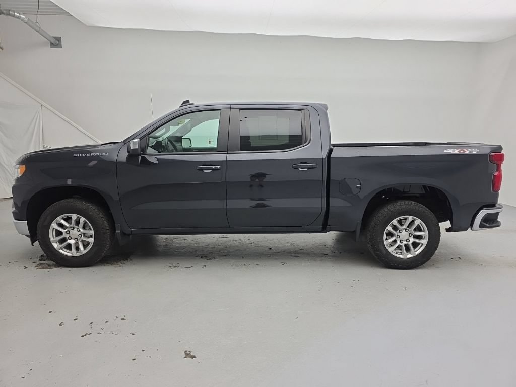 Used 2023 Chevrolet Silverado 1500 LT AWD/4WD image 8