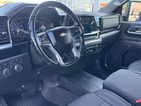 Used 2024 Chevrolet Silverado 2500 LT AWD/4WD image 15