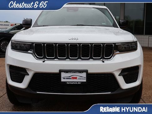Used 2023 Jeep Grand Cherokee Laredo X image 8