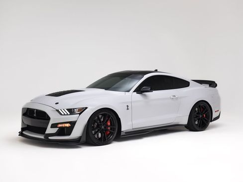 Used 2022 Ford Mustang Shelby GT500 w/ Technology Package RWD image 7