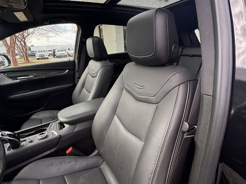 Certified 2021 Cadillac XT5 Sportv w/ LPO, ONYX Package image 2