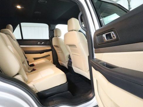Used 2017 Ford Explorer 4WD image 11